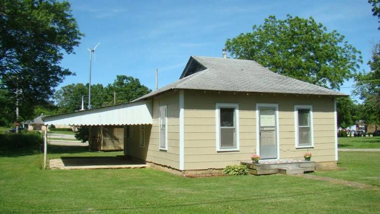 2 Bed, 1 Bed, 10x12 Storage Building, Corner Lot, Howell County