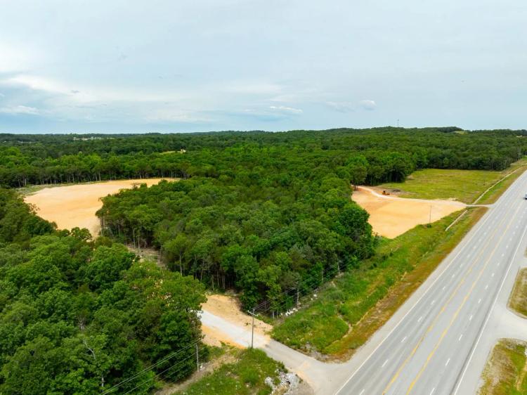 Great Place for a Business, 25 +/- Acres, Hwy 167 Road Frontage, Pads already built, Cave City, Arkansas
