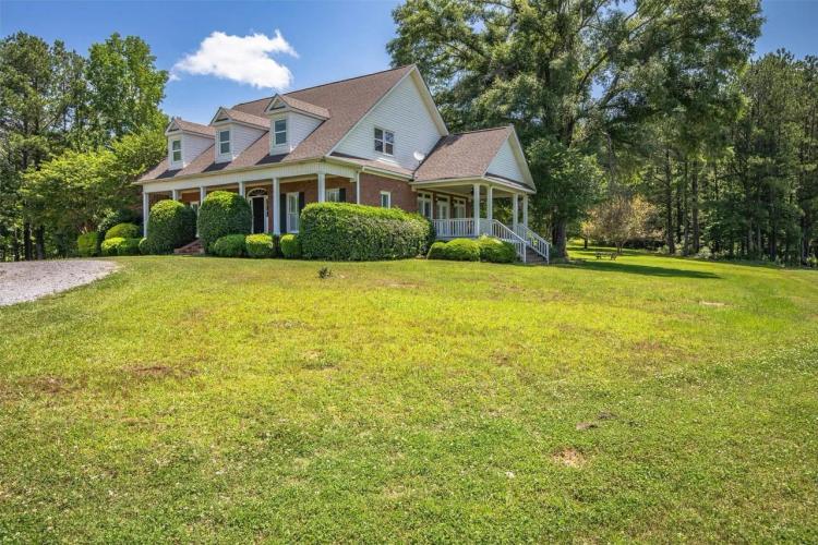 100 Acres with Gorgeous Family Home in Dallas County