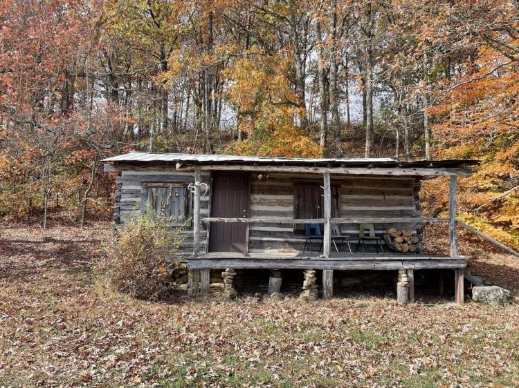 1860 Log Cabin Along Hwy 21 in Newton County