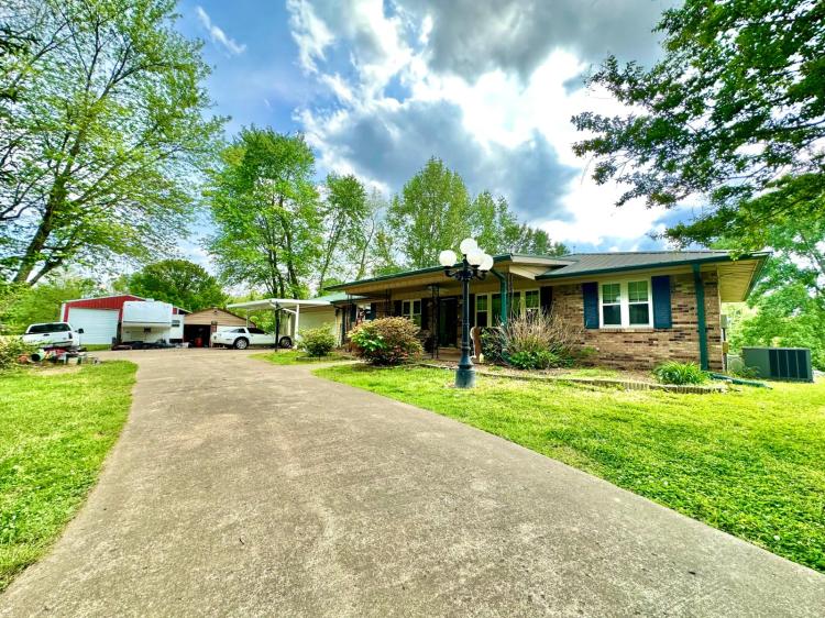 2 Bedrooms2 Bathroom on 4.50 Acres at 4387 N Newman Glover Rd.